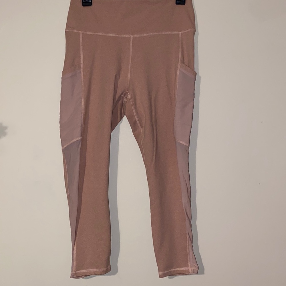 Fabletics On the go Power Hold High waist Capri Leggings pink pockets mesh leg L